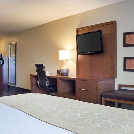 Comfort Suites Minot Exterior foto