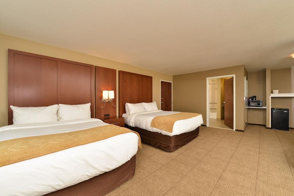 Comfort Suites Minot Exterior foto