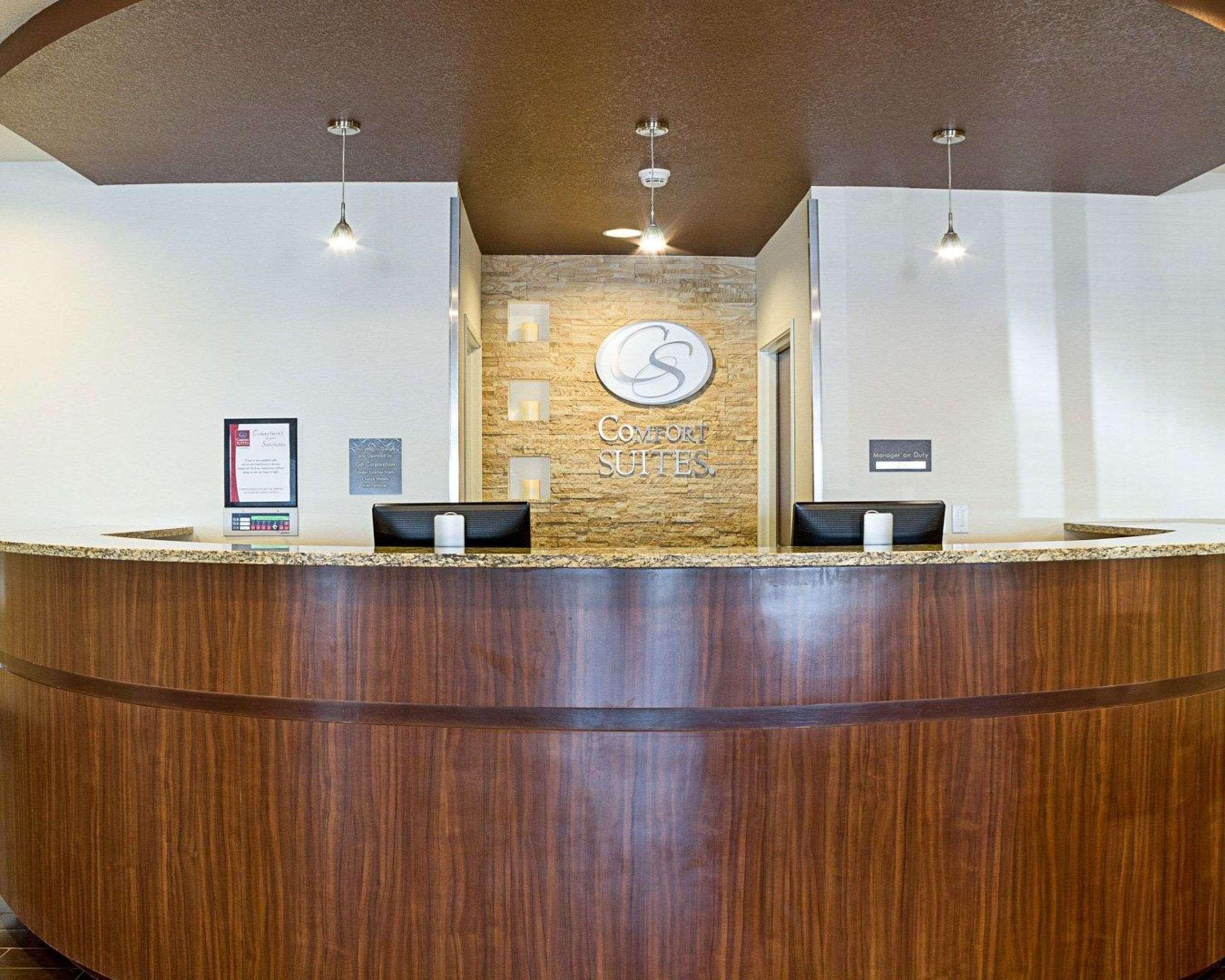 Comfort Suites Minot Exterior foto