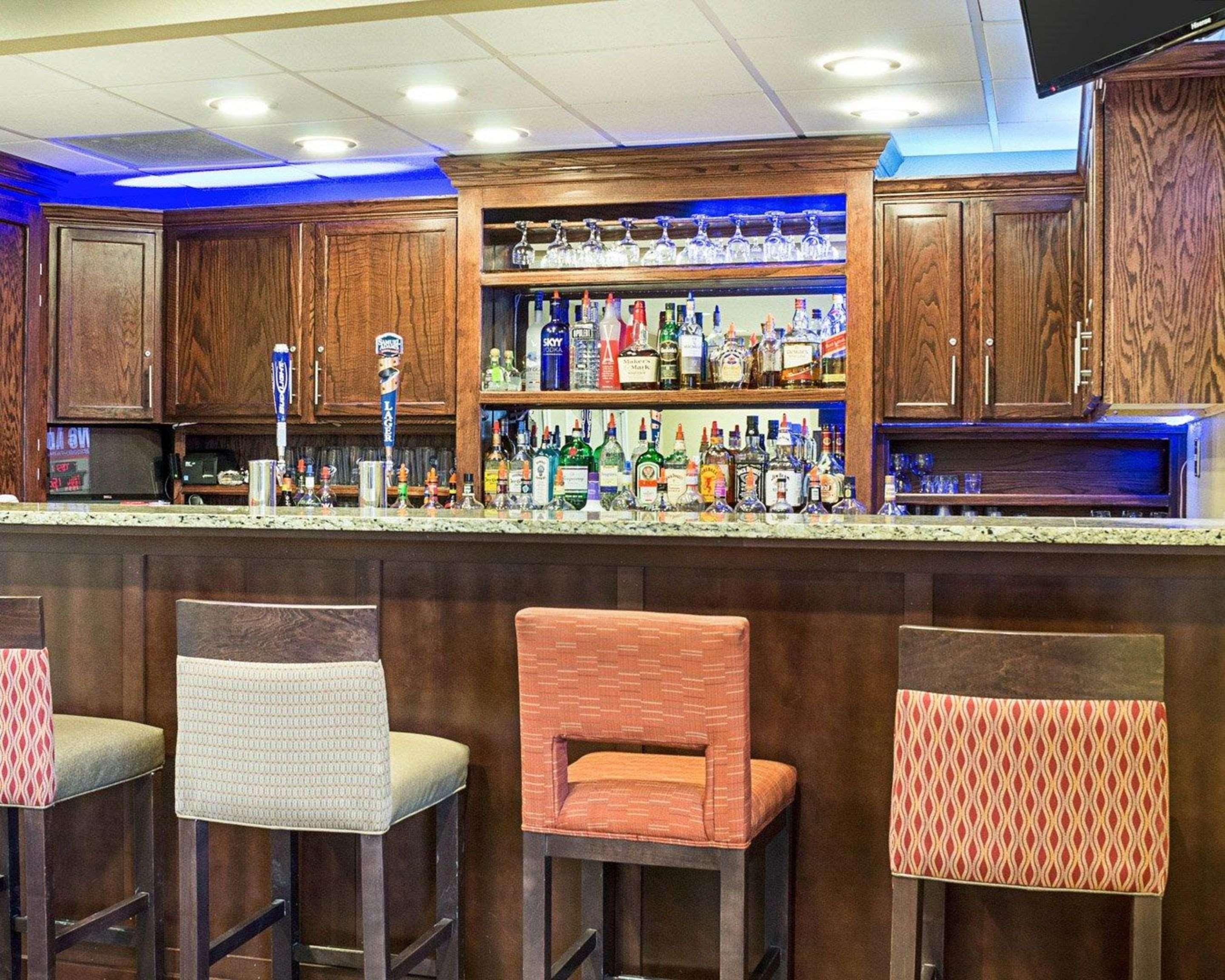 Comfort Suites Minot Exterior foto