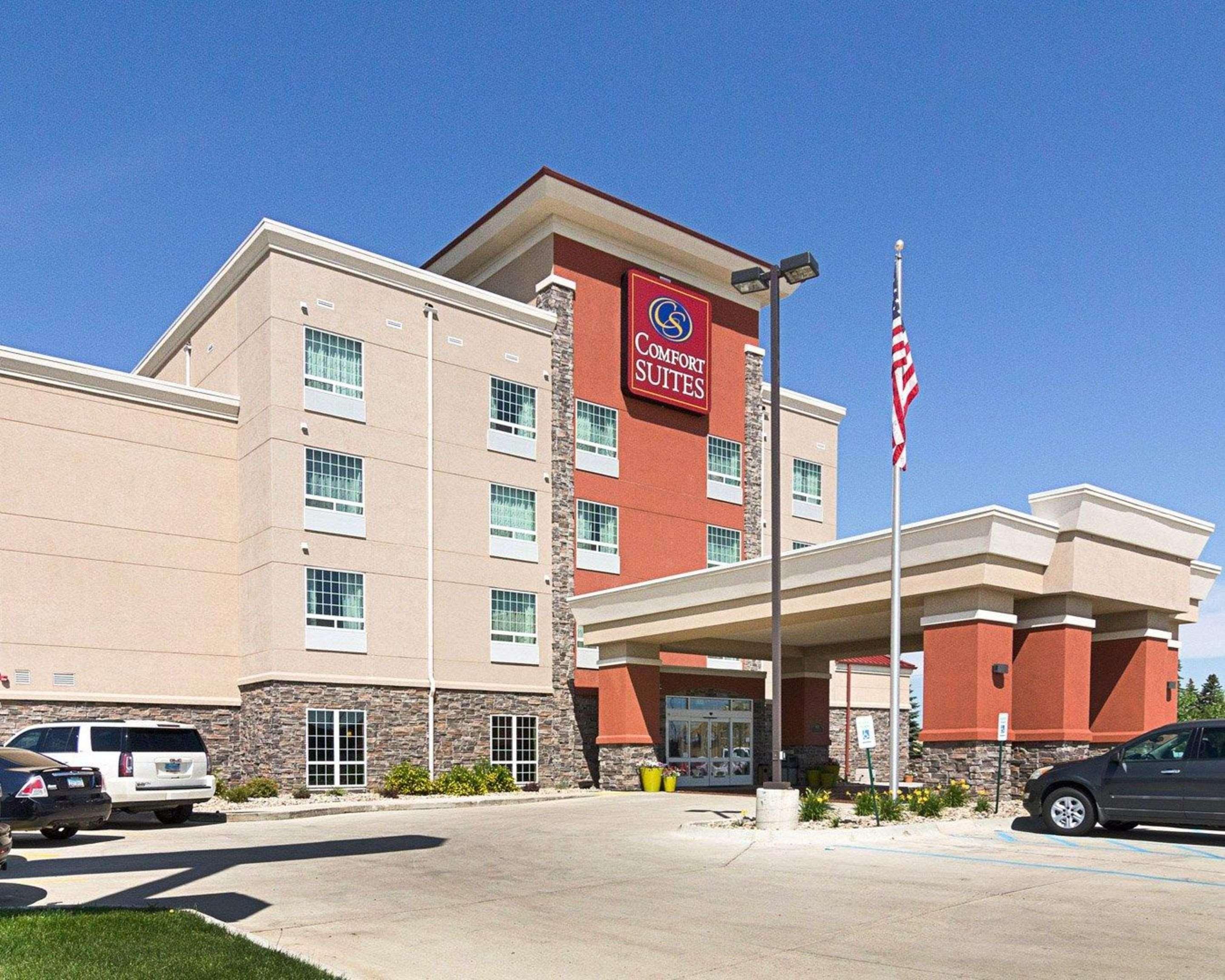 Comfort Suites Minot Exterior foto