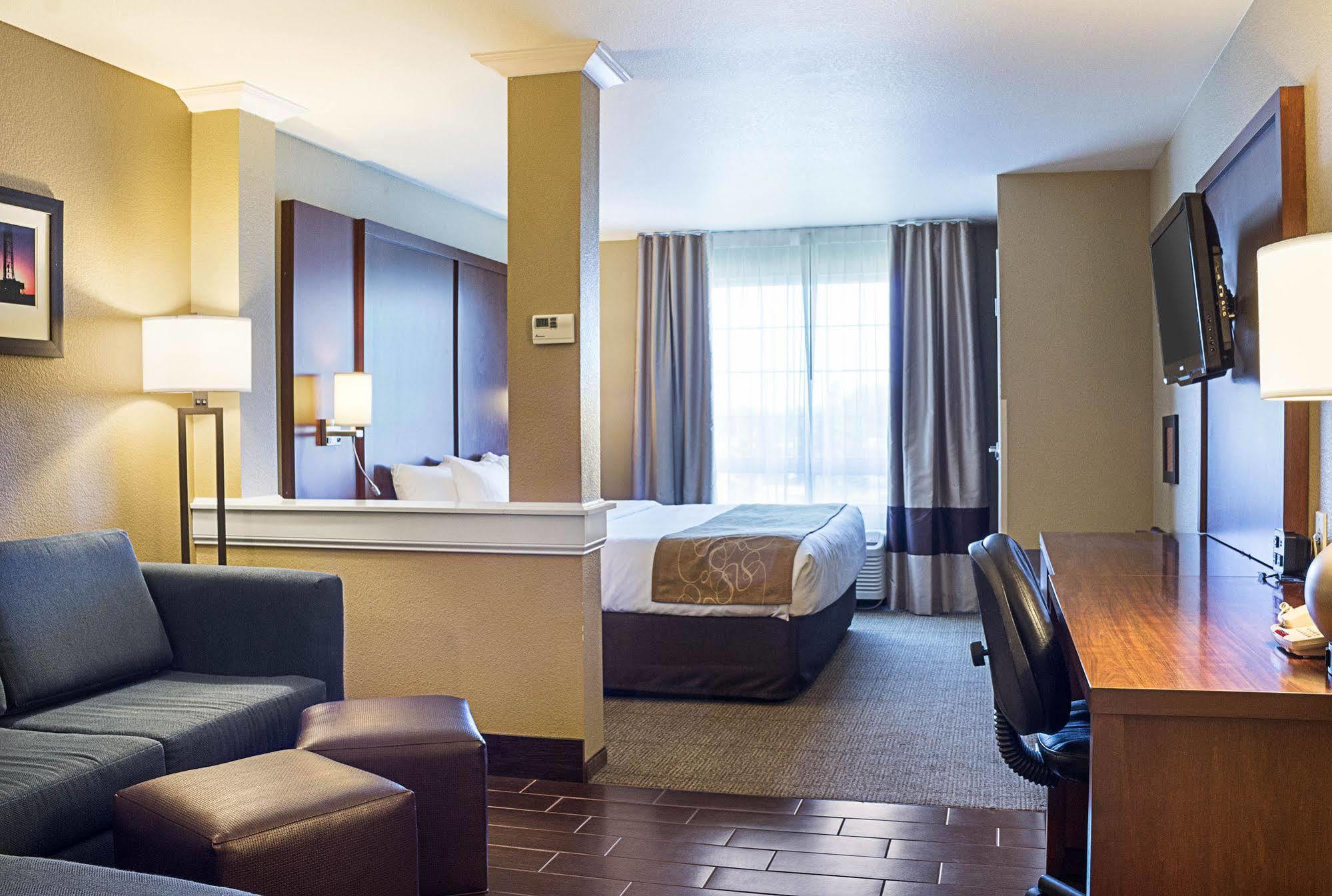 Comfort Suites Minot Exterior foto