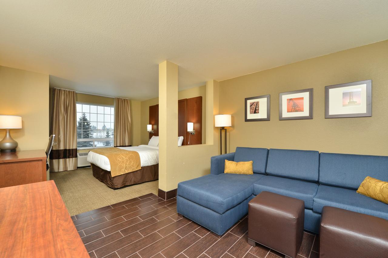 Comfort Suites Minot Exterior foto
